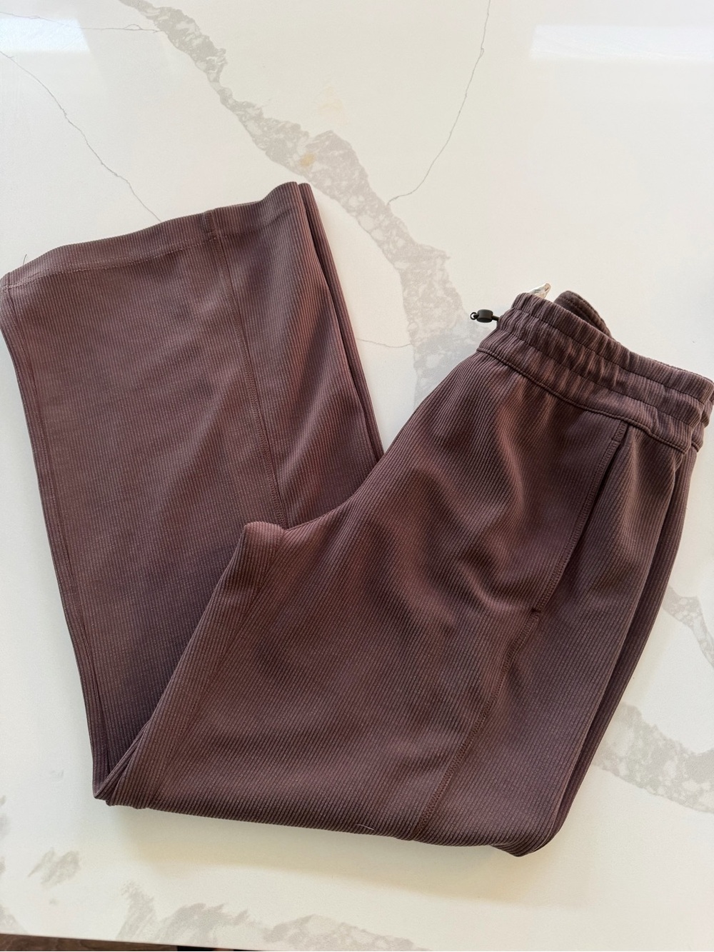 Lululemon high-rise joggers in a brown, corduroy-style fabric Size 8 Wide Leg